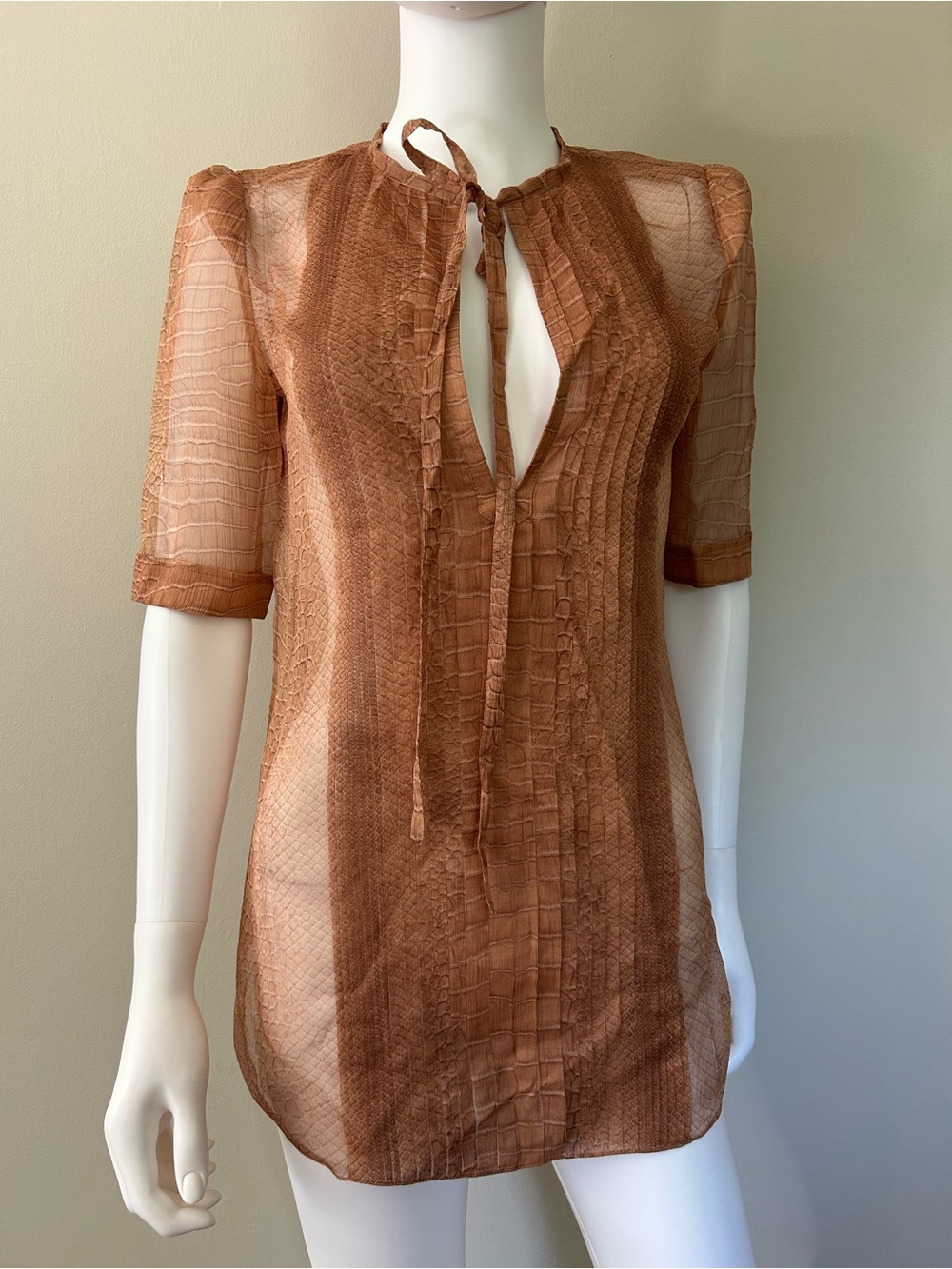 Hermès Paris 100% Silk Crocodile Jacquard Tunic Blouse FR 36 Camel France